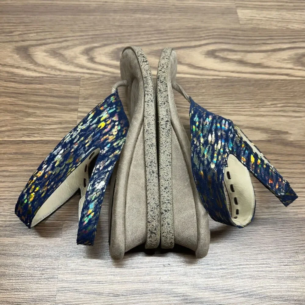 Modzori‎ Solid Beige & Blue Reversable blue Glitter Thong Wedge Sandals Womens 7